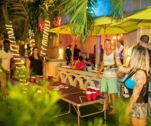1650367893 16 Beds and Drinks Miami USA 1