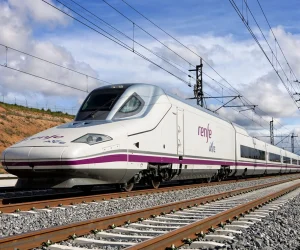 La aventura espanola viaja en tren Barcelona Madrid y descubre los encantos de Madrid y Valencia scaled
