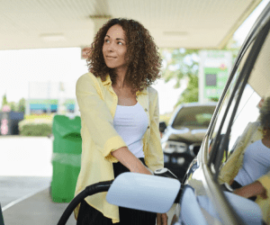 Como viajar en coche mas barato Ahorra en gasolina
